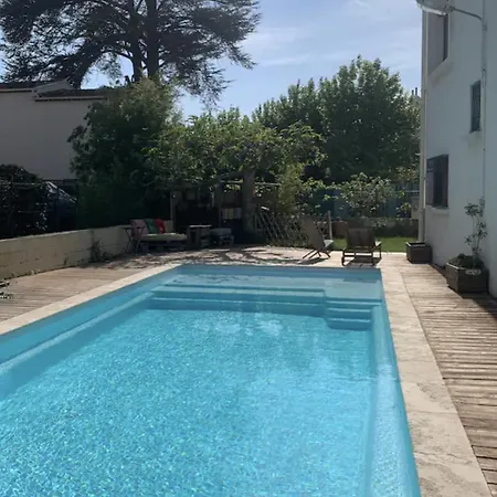 Rez De Jardin De Avec Piscine Proche 빌라