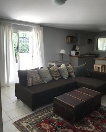 Vila Rez De Jardin De Avec Piscine Proche